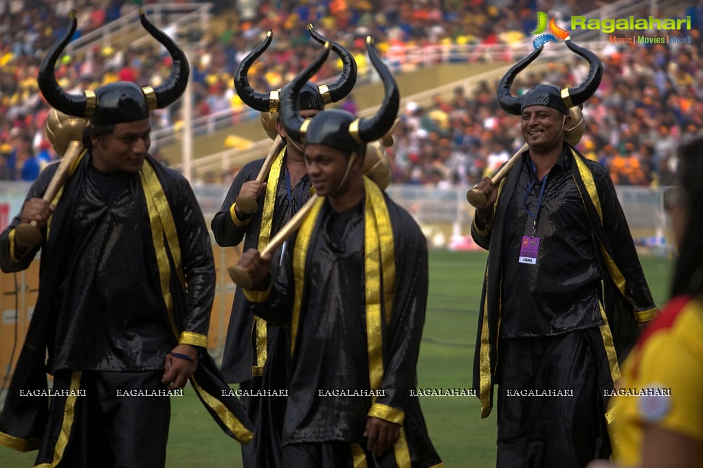 CCL 4: Mumbai Heroes Vs Chennai Rhinos