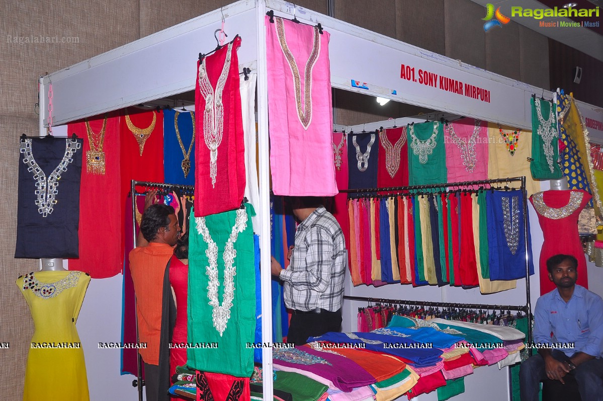Jiya inaugurates Fashion Unlimited Exhibition at Radisson Blu Plaza, Hyd
