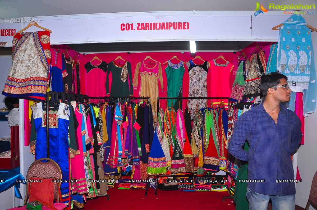 Jiya inaugurates Fashion Unlimited Exhibition at Radisson Blu Plaza, Hyd