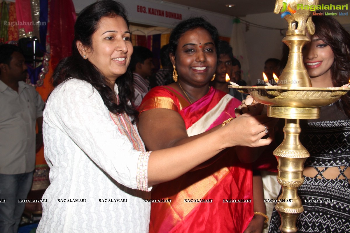 Jiya inaugurates Fashion Unlimited Exhibition at Radisson Blu Plaza, Hyd