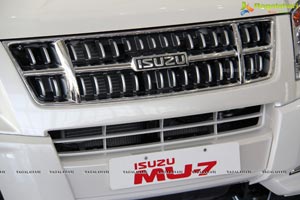 Isuzu MU-7 SUV