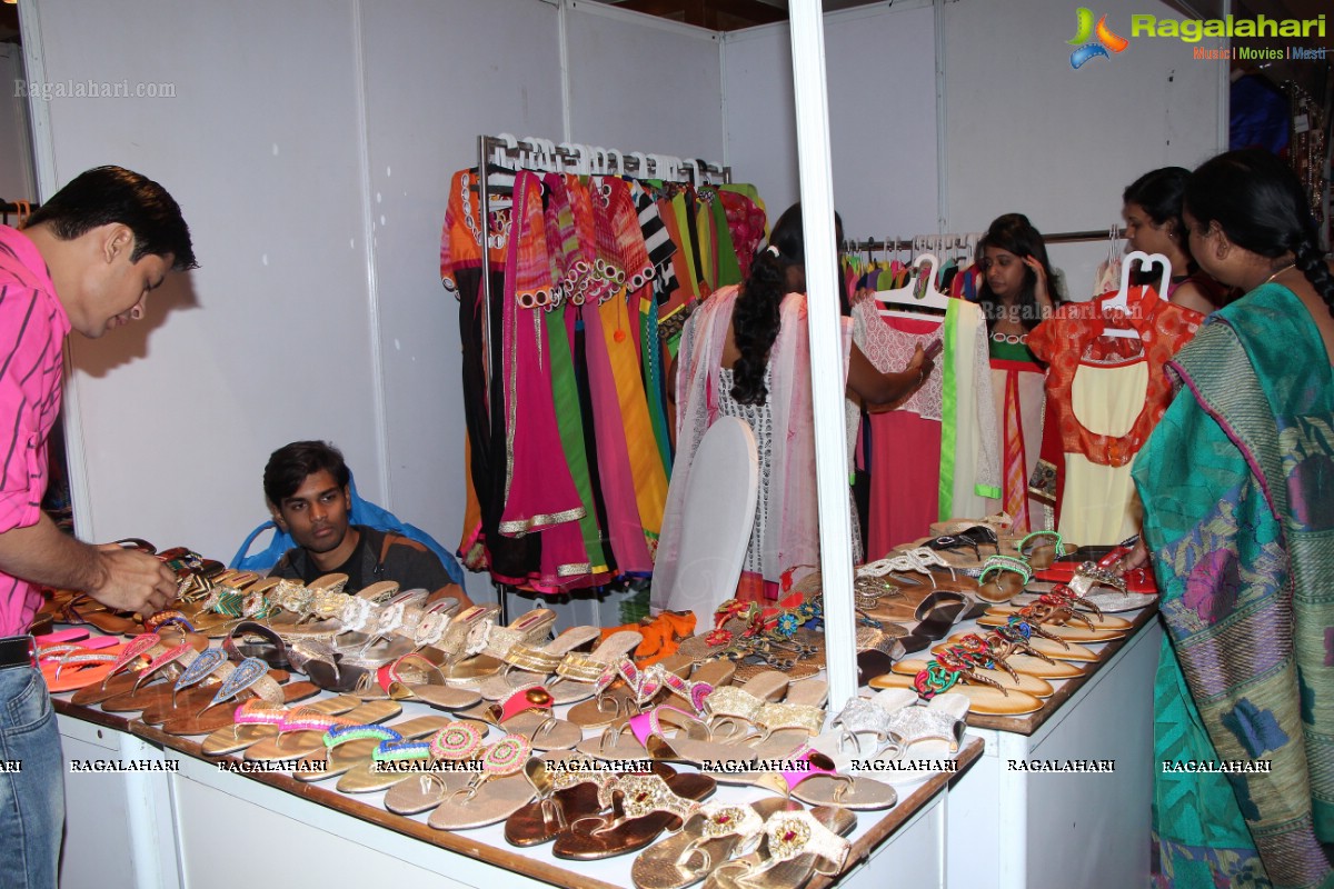 Asmita Sood inaugurates Khwaaish Exhibition n Sale at Taj Krishna