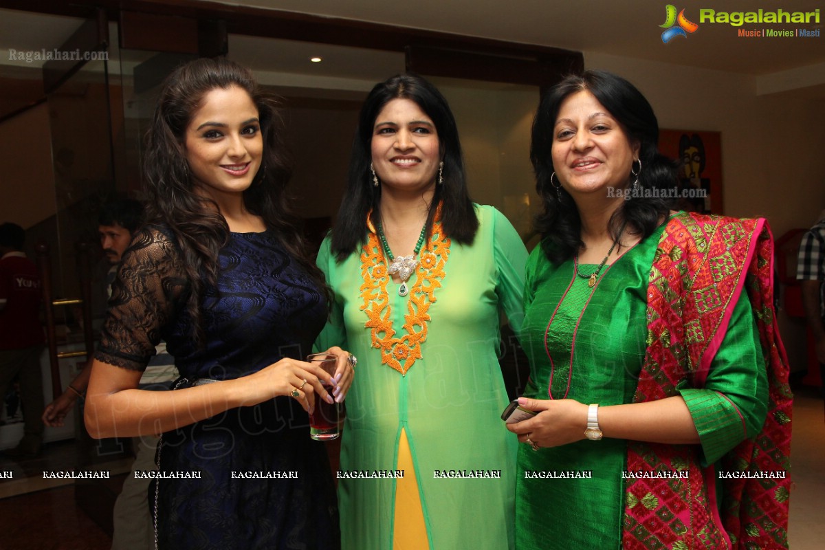 Asmita Sood inaugurates Khwaaish Exhibition n Sale at Taj Krishna