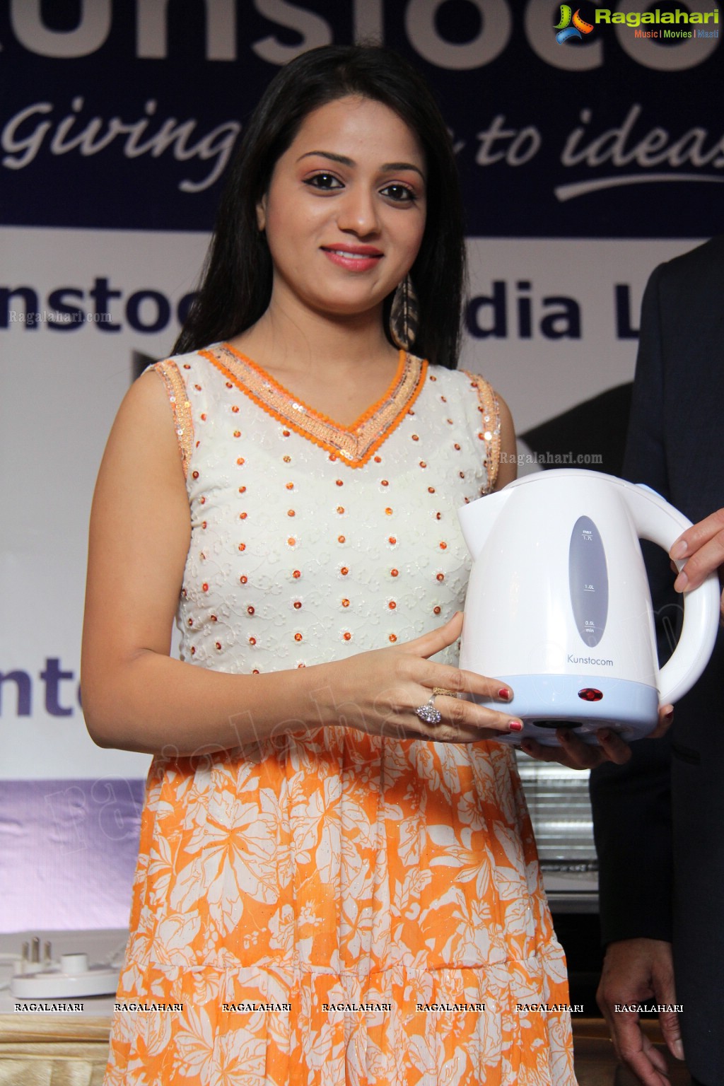 Reshma launches Kunstocom Innovative Range of Home Appliances, Hyderabad