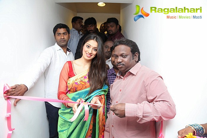 Lakshmi Rai launches Pongal Collection at Shree Nikethan, Chennai