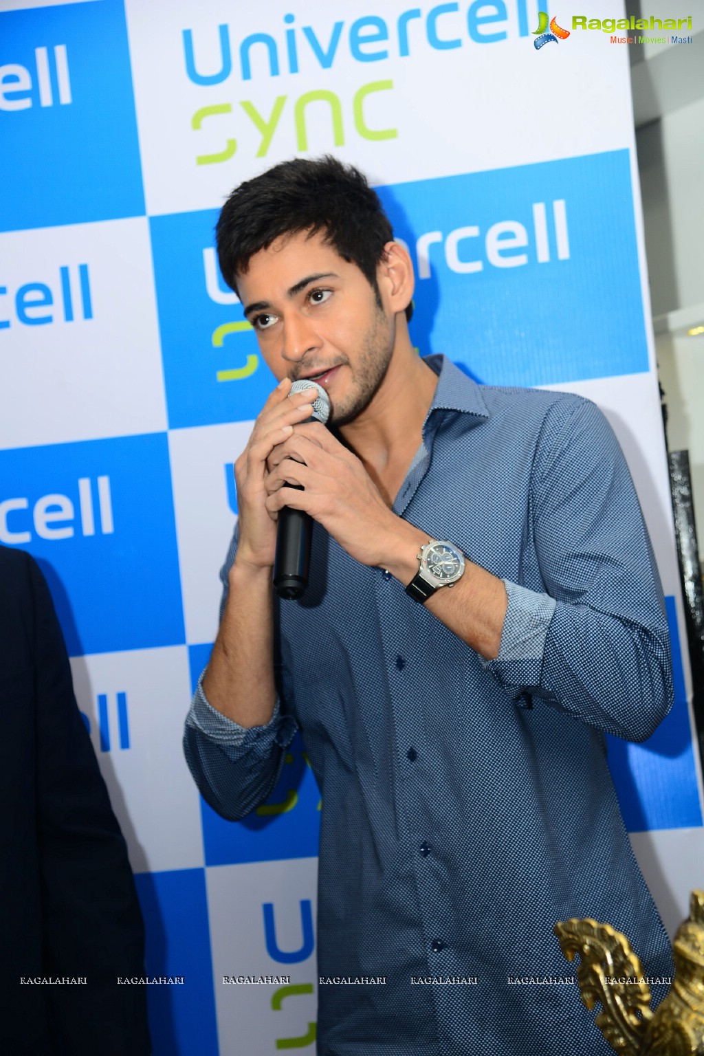 Superstar Mahesh Babu launches Hyderabad's first UniverCell SYNC