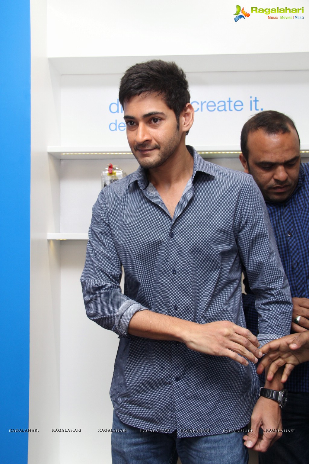 Superstar Mahesh Babu launches Hyderabad's first UniverCell SYNC