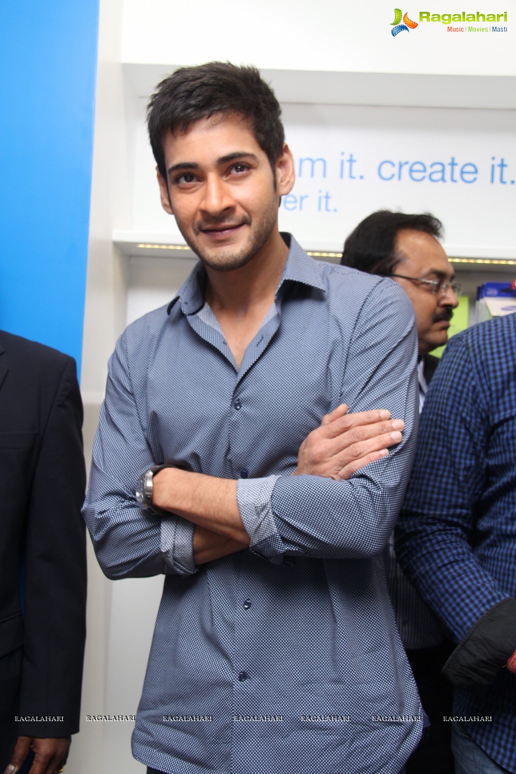 Superstar Mahesh Babu launches Hyderabad's first UniverCell SYNC