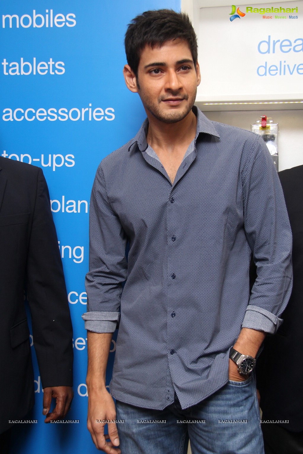 Superstar Mahesh Babu launches Hyderabad's first UniverCell SYNC