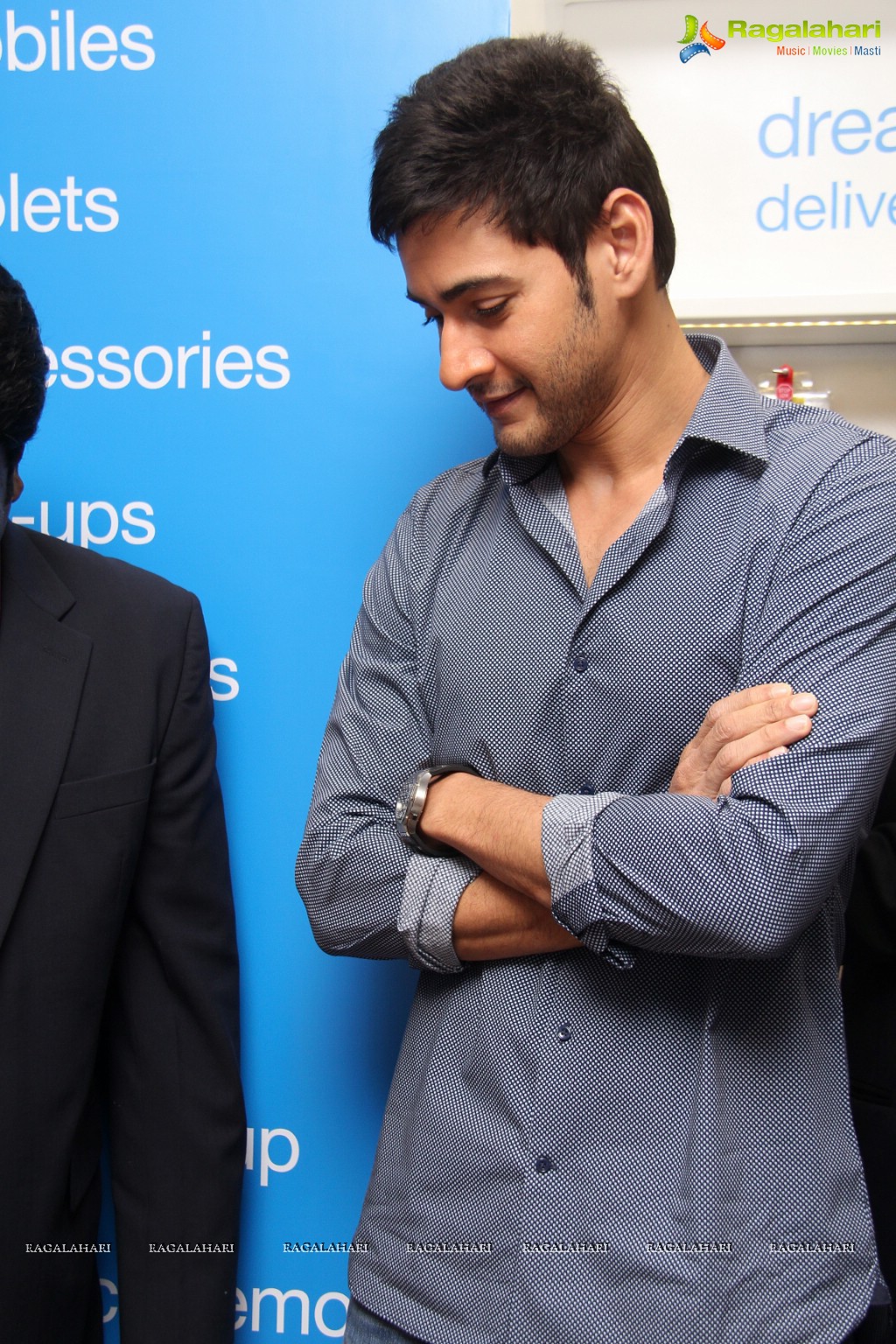 Superstar Mahesh Babu launches Hyderabad's first UniverCell SYNC