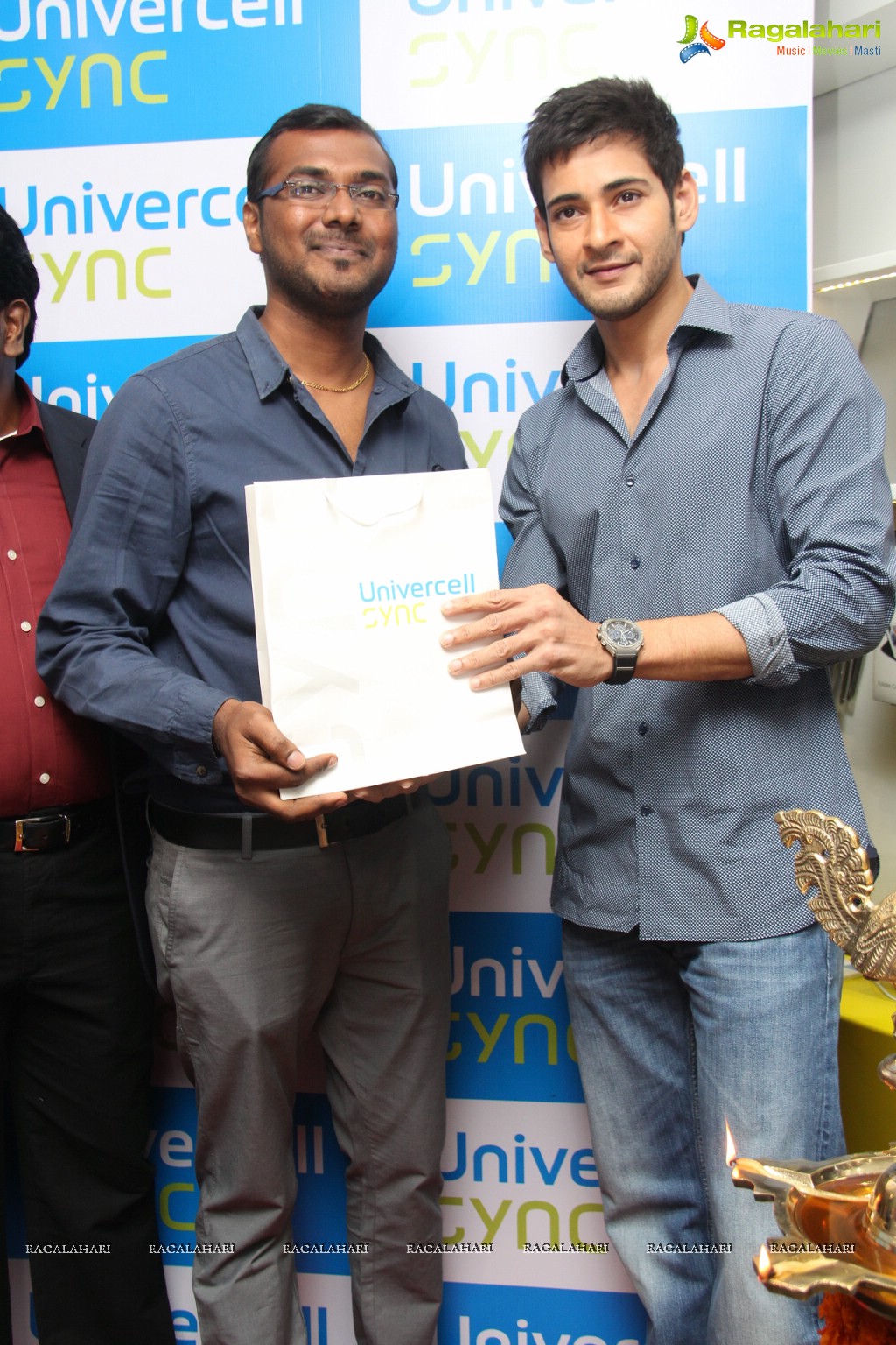 Superstar Mahesh Babu launches Hyderabad's first UniverCell SYNC