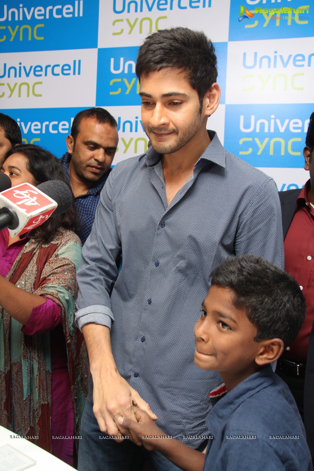 Superstar Mahesh Babu launches Hyderabad's first UniverCell SYNC