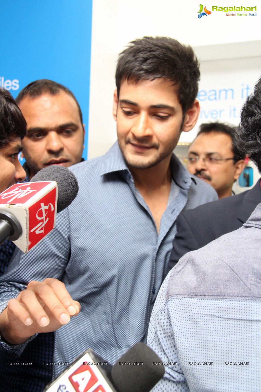 Superstar Mahesh Babu launches Hyderabad's first UniverCell SYNC