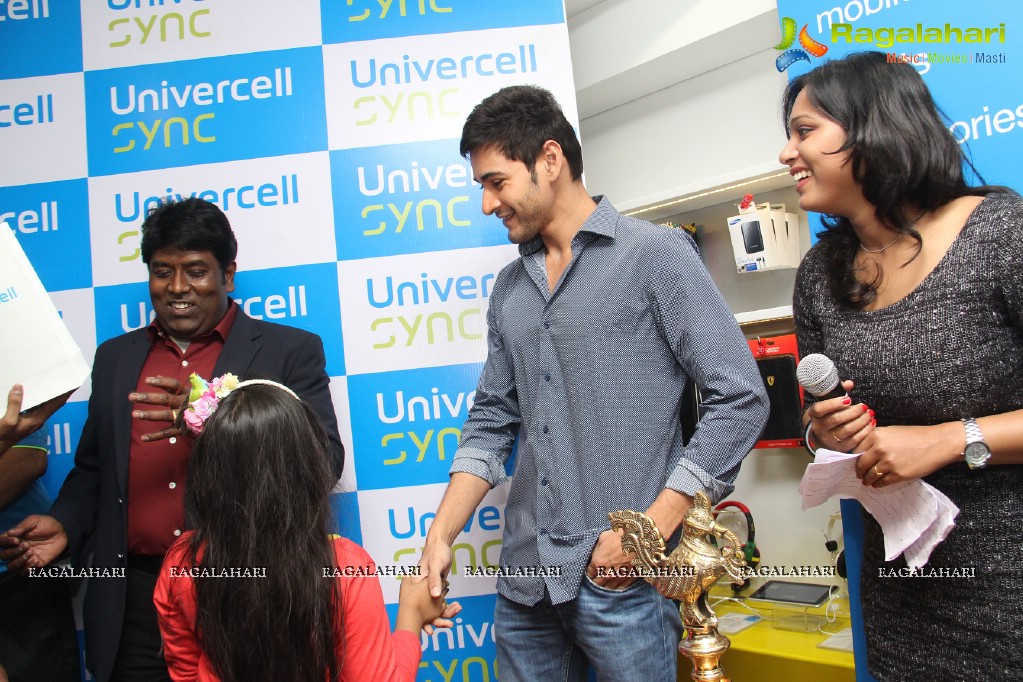 Superstar Mahesh Babu launches Hyderabad's first UniverCell SYNC