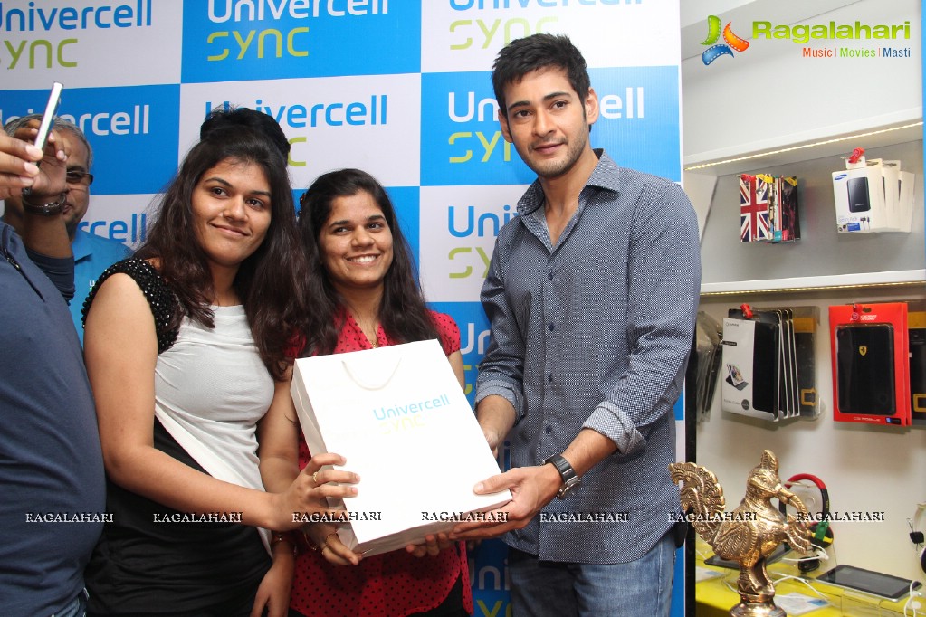 Superstar Mahesh Babu launches Hyderabad's first UniverCell SYNC