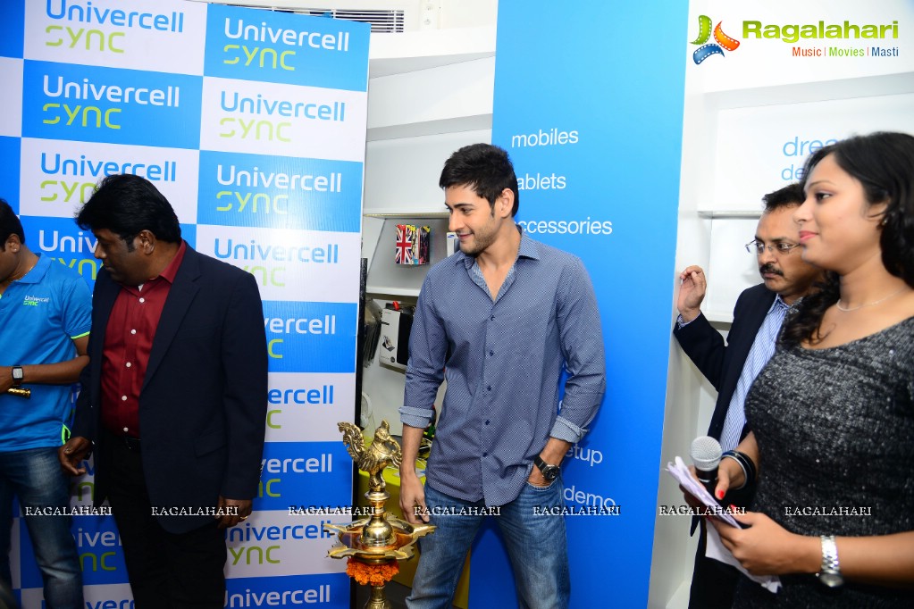 Superstar Mahesh Babu launches Hyderabad's first UniverCell SYNC