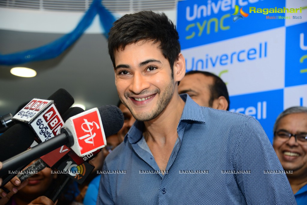 Superstar Mahesh Babu launches Hyderabad's first UniverCell SYNC