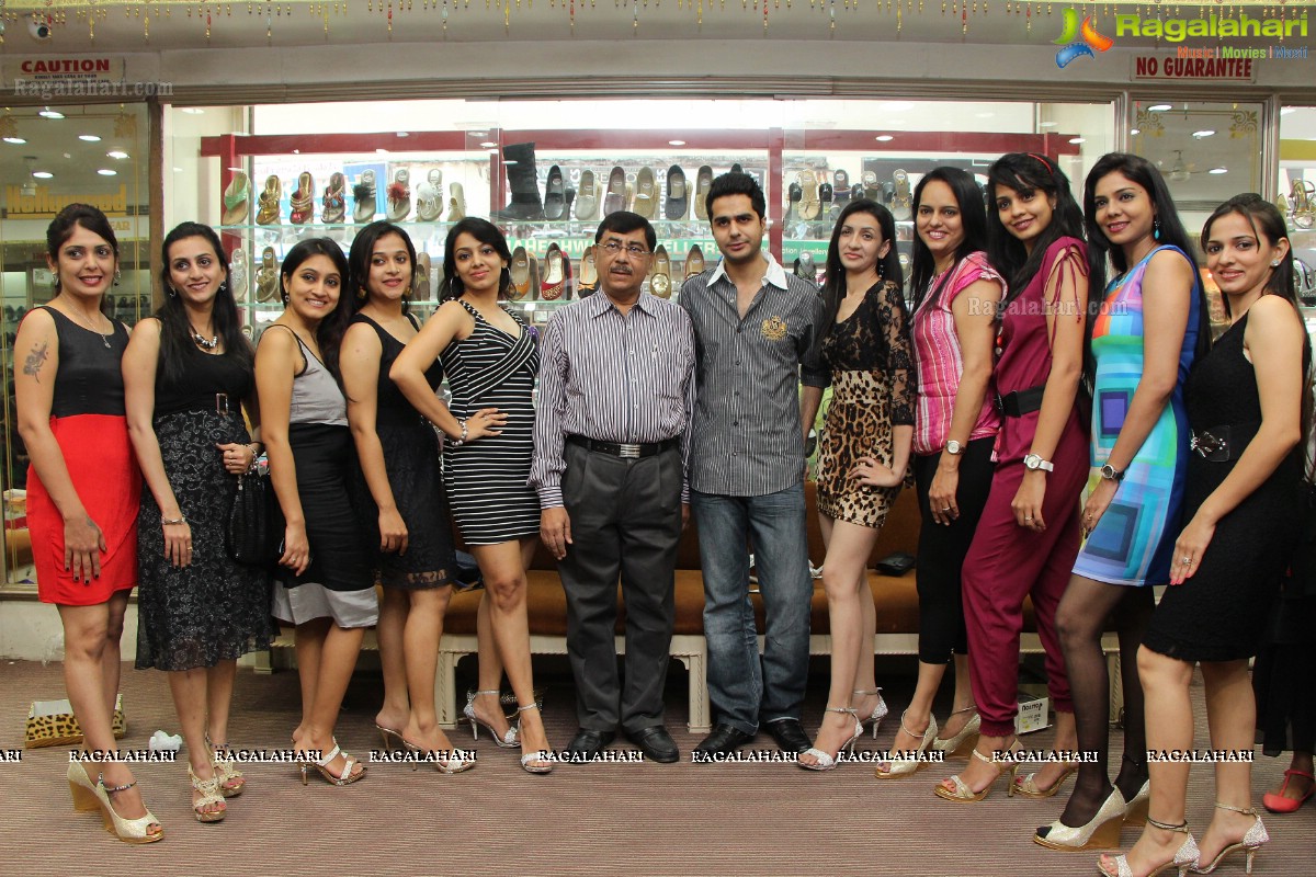 Hollywood Footwear Hosts The Top Finalist 36 Contestants of Miss & Mrs Gujarati India Contest