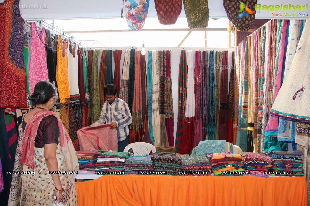 National Handloom Expo (December 2013) at NTR Stadium, Hyderabad