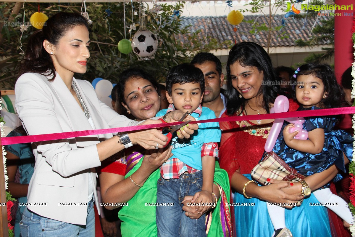 Shilpa Reddy inaugurates Party Town, Hyderabad