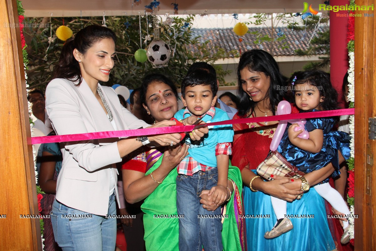 Shilpa Reddy inaugurates Party Town, Hyderabad