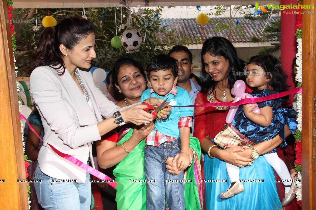 Shilpa Reddy inaugurates Party Town, Hyderabad