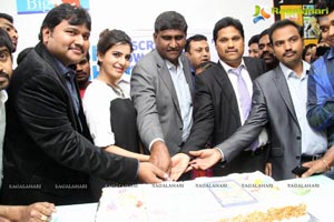 Samantha Launches Nokia Lumia 1320 in Hyderabad