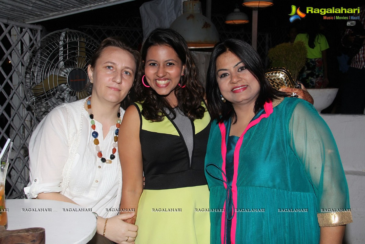 Sashi Nahata's Birthday Bash 2014 at Olive Bistro, Hyderabad