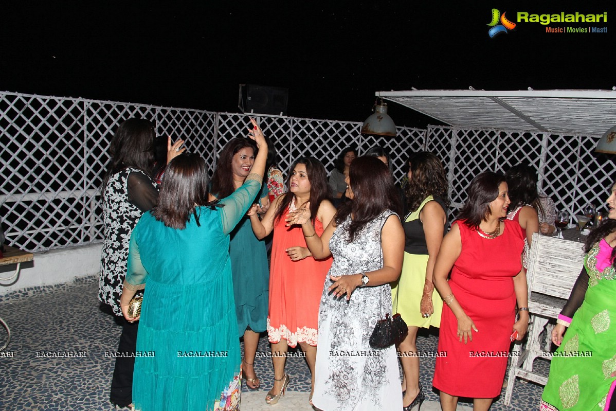 Sashi Nahata's Birthday Bash 2014 at Olive Bistro, Hyderabad