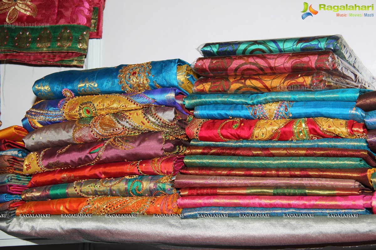 Silk India Expo 2014 at Sri Sathya Sai Nigamagamam, Hyderabad