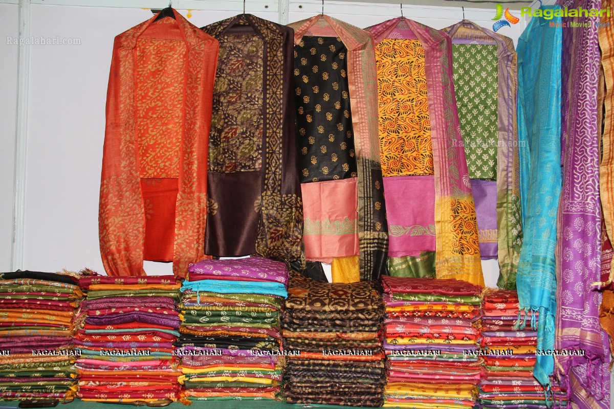 Silk India Expo 2014 at Sri Sathya Sai Nigamagamam, Hyderabad