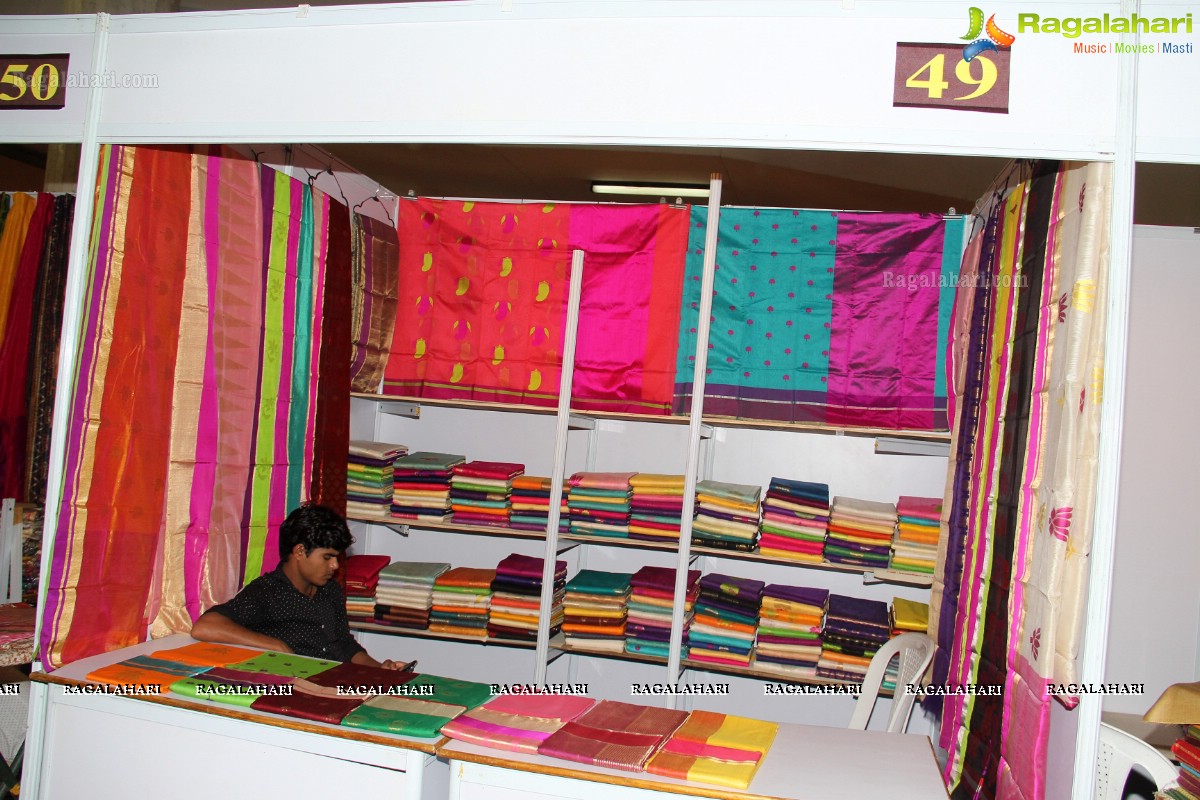 Silk India Expo 2014 at Sri Sathya Sai Nigamagamam, Hyderabad