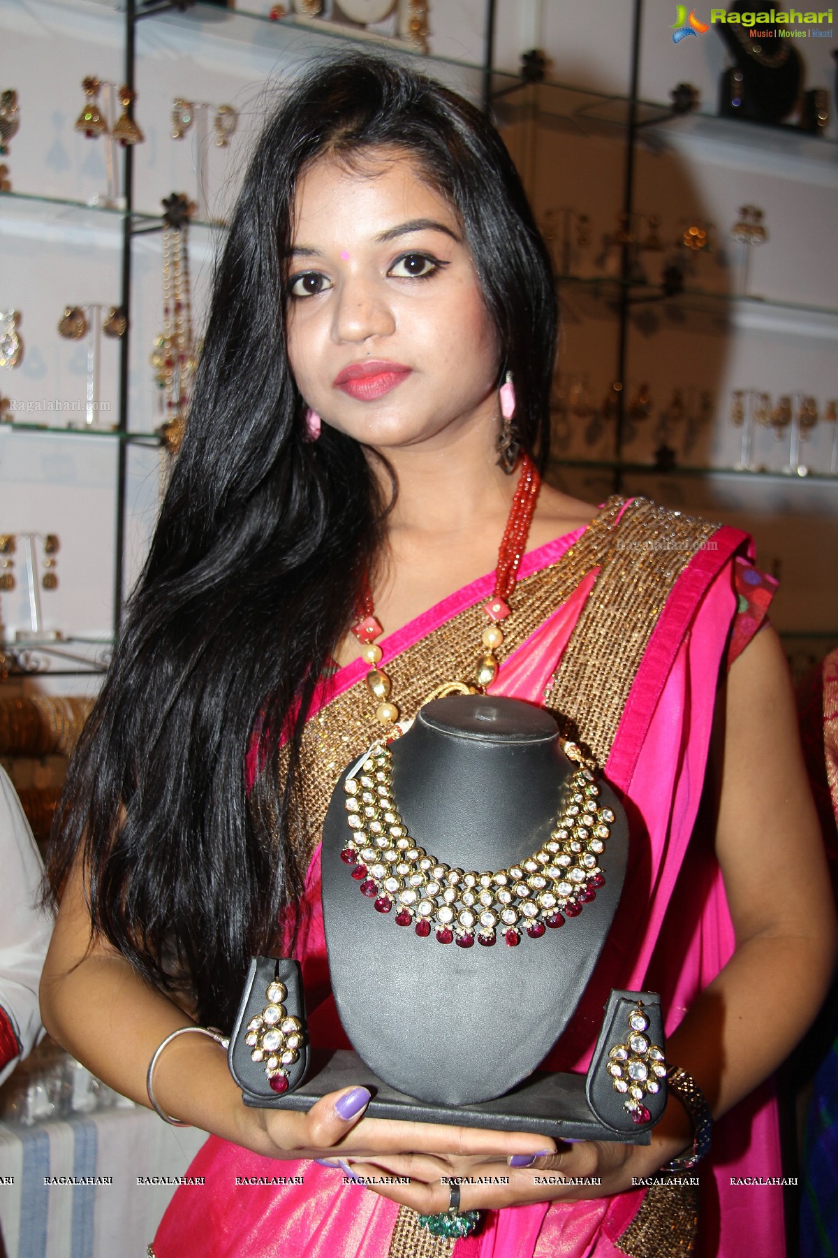 Bhavya Sri inaugurates Trendz Lifestyle Expo (Jan. 2014), Hyderabad