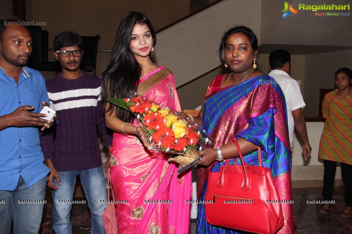 Bhavya Sri inaugurates Trendz Lifestyle Expo (Jan. 2014), Hyderabad