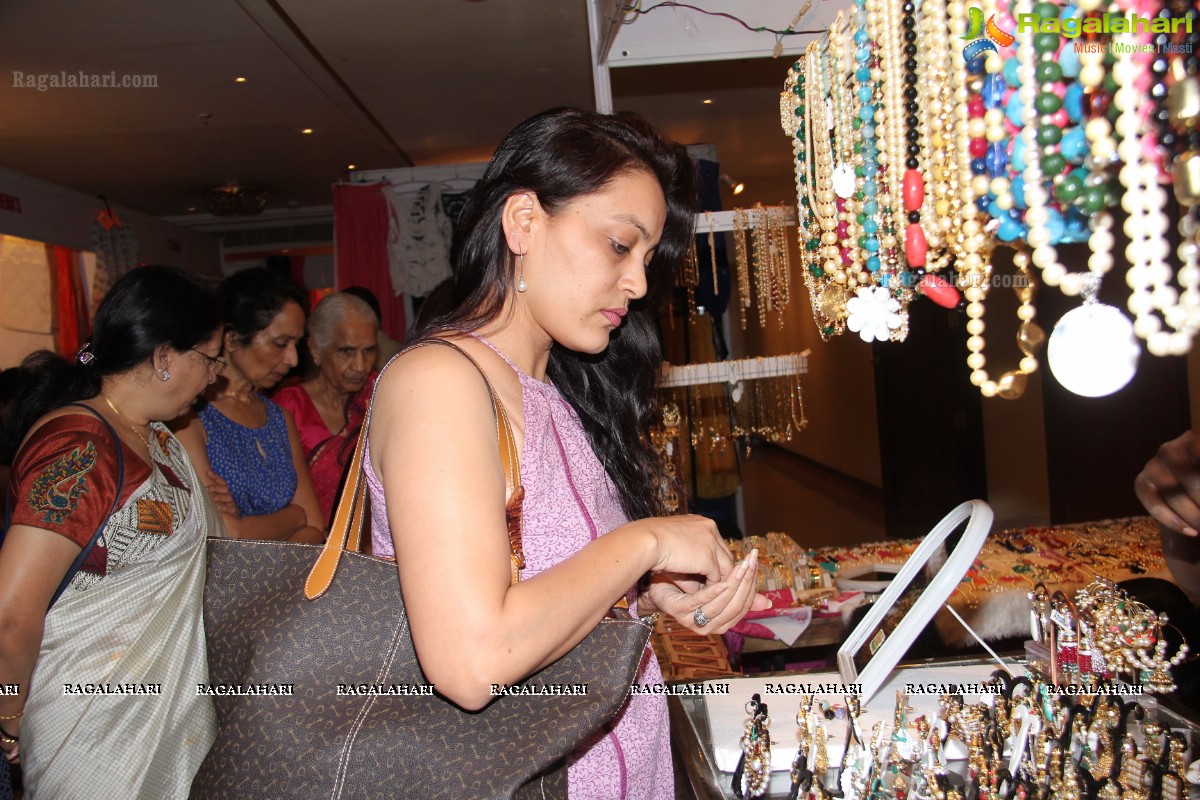 Bhavya Sri inaugurates Trendz Lifestyle Expo (Jan. 2014), Hyderabad