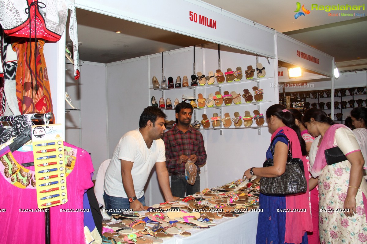 Bhavya Sri inaugurates Trendz Lifestyle Expo (Jan. 2014), Hyderabad