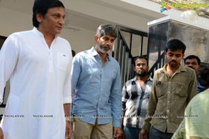 Jagapathi Babu's Father Death