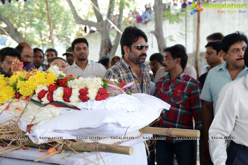 Celebrities pay homage to VB Rajendra Prasad