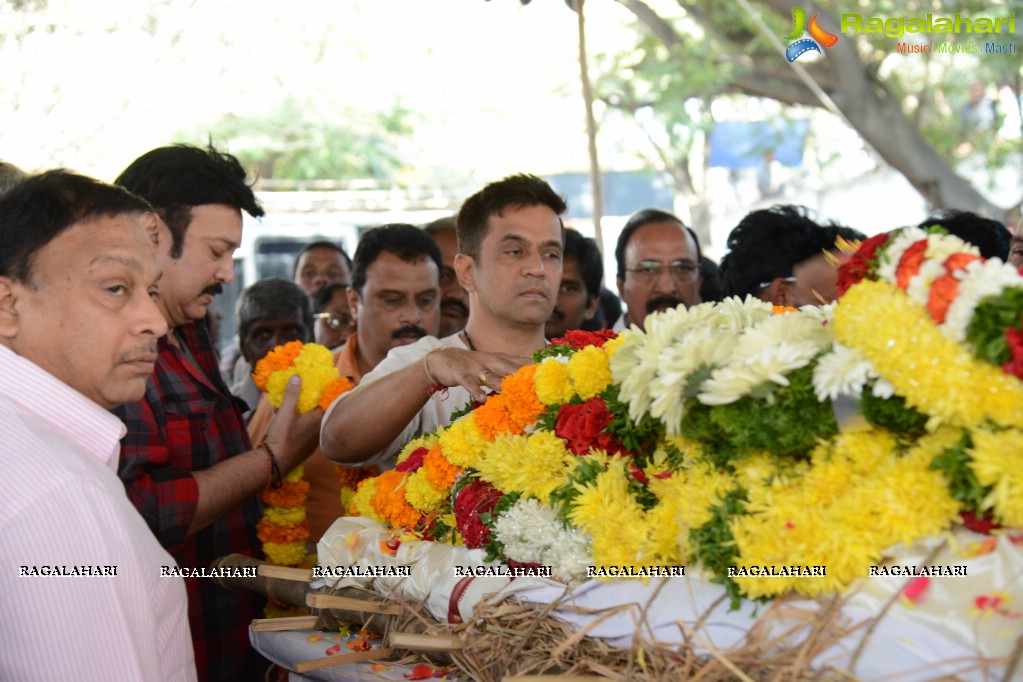 Celebrities pay homage to VB Rajendra Prasad