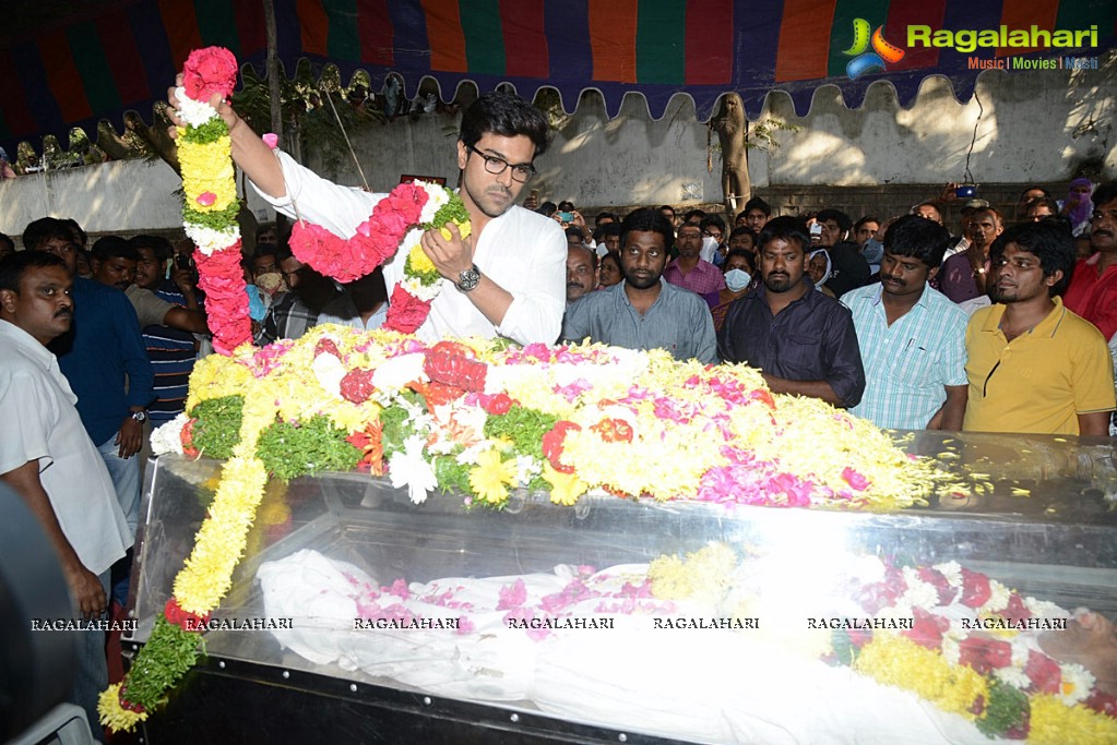 Celebrities pay homage to MS Narayana (Set 2)