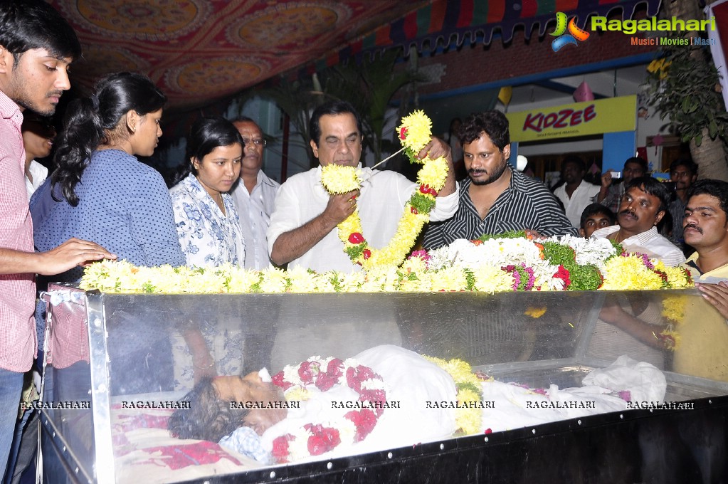 Celebrities pay homage to MS Narayana (Set 1)