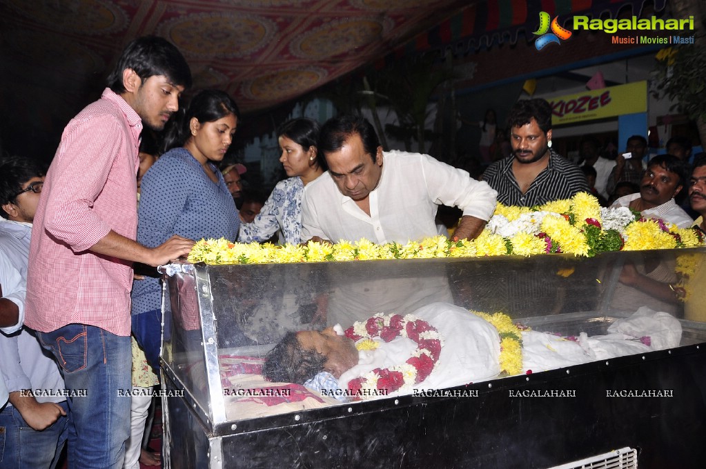 Celebrities pay homage to MS Narayana (Set 1)