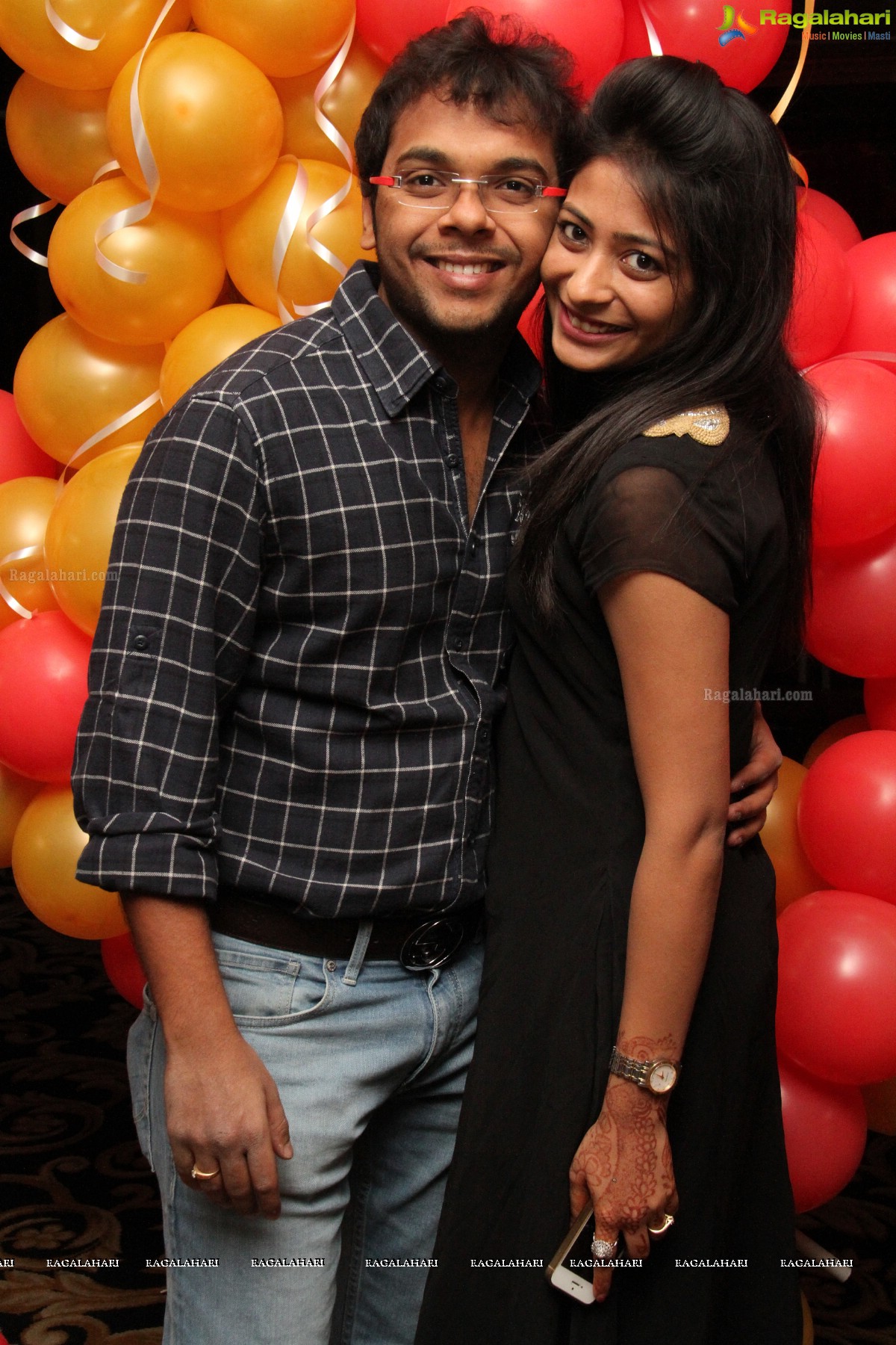 10th Wedding Anniversary Party of Anup Kedia-Shikha Kedia at Palace Heights