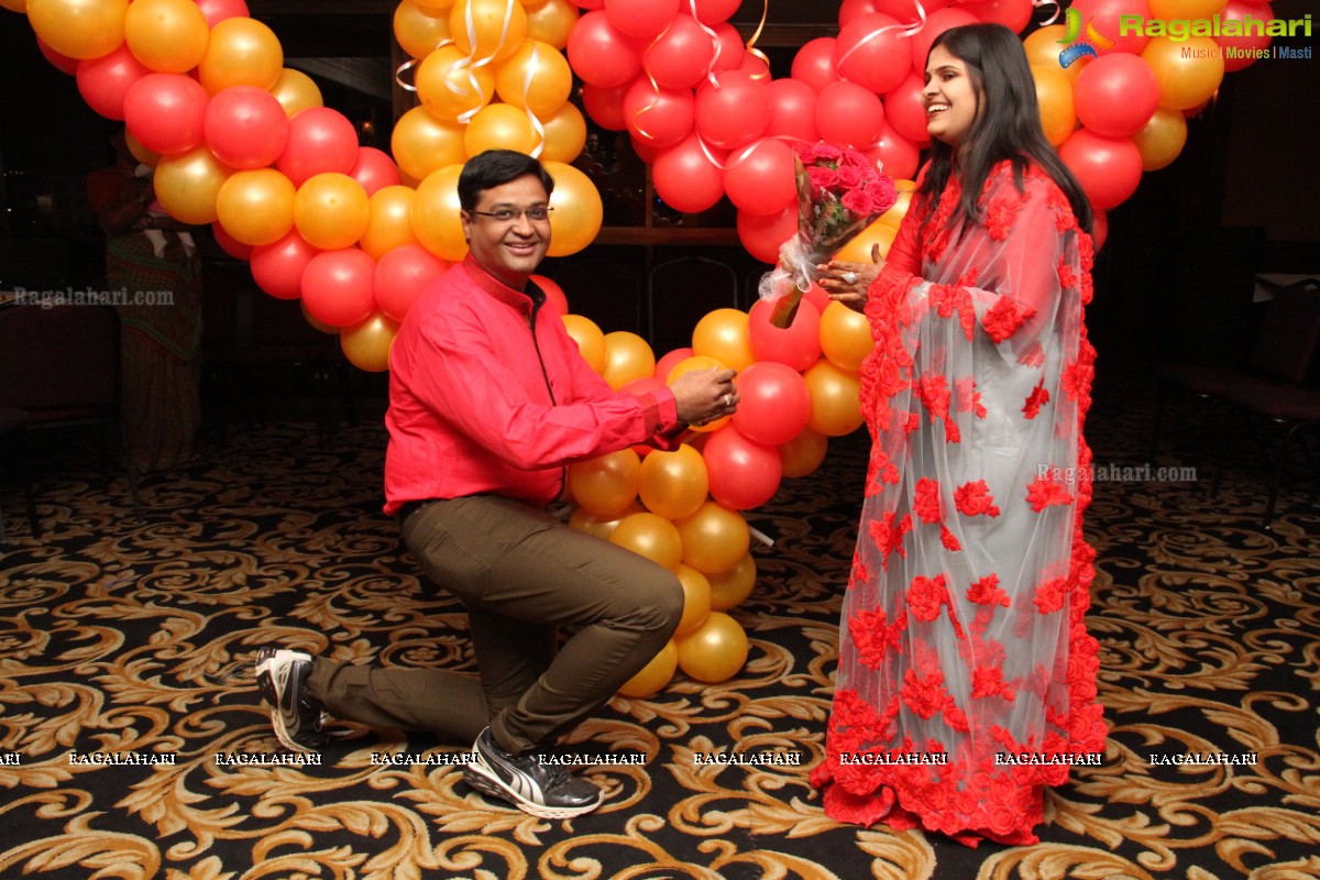 10th Wedding Anniversary Party of Anup Kedia-Shikha Kedia at Palace Heights