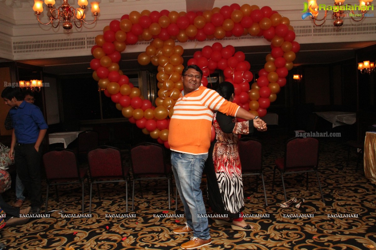 10th Wedding Anniversary Party of Anup Kedia-Shikha Kedia at Palace Heights