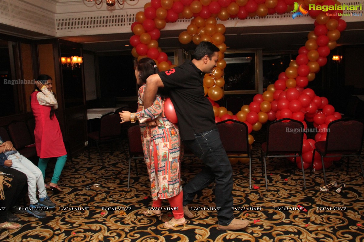 10th Wedding Anniversary Party of Anup Kedia-Shikha Kedia at Palace Heights