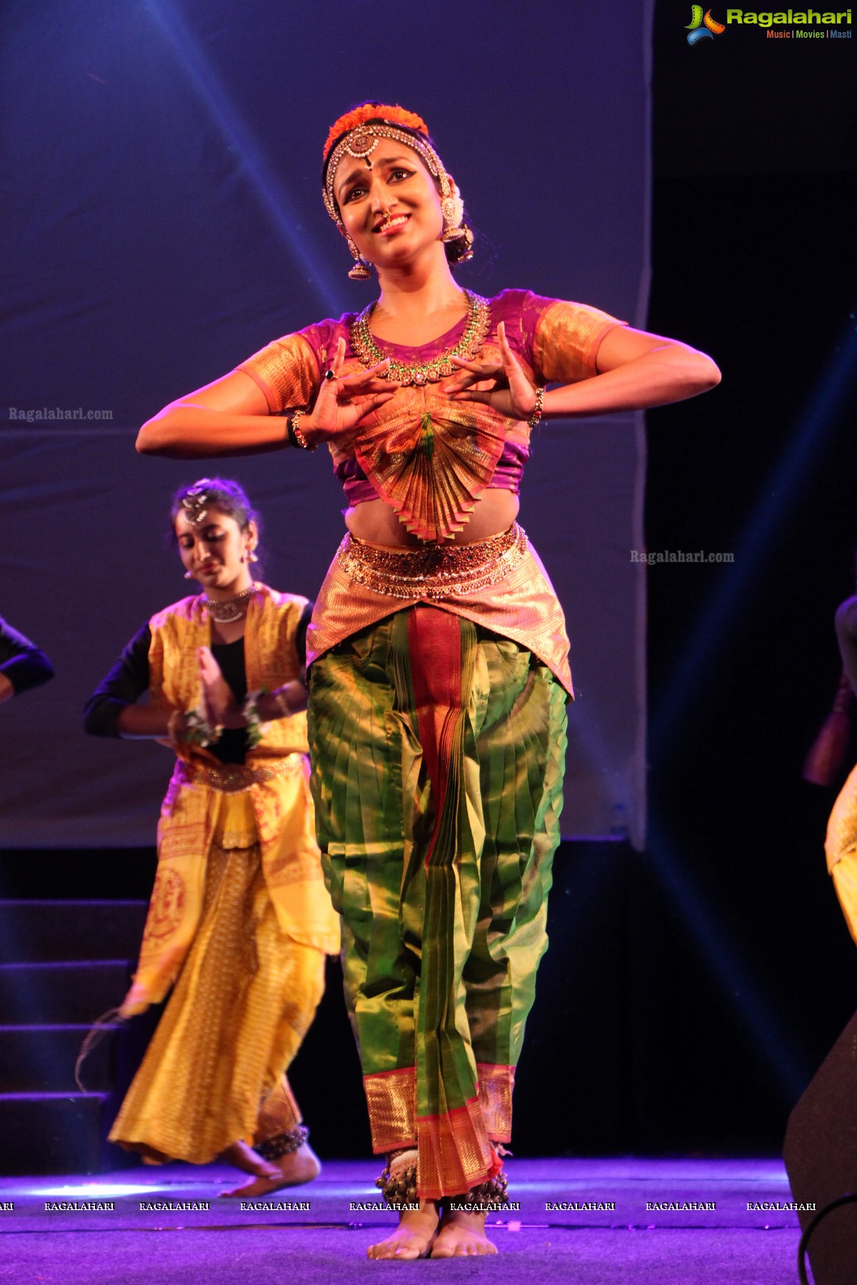 Bhavana Reddy Faces Performance at Cyber City Conventions