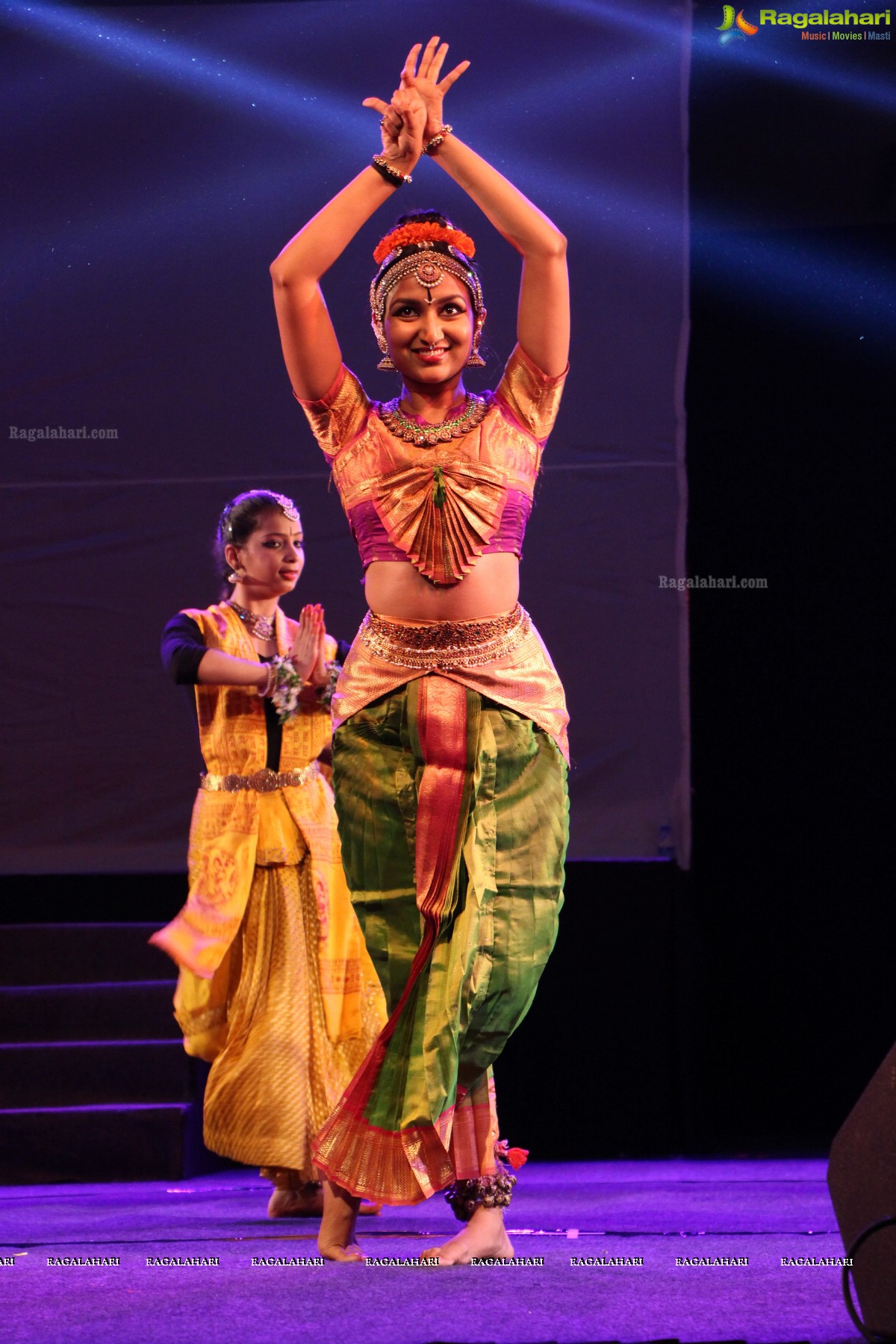 Bhavana Reddy Faces Performance at Cyber City Conventions