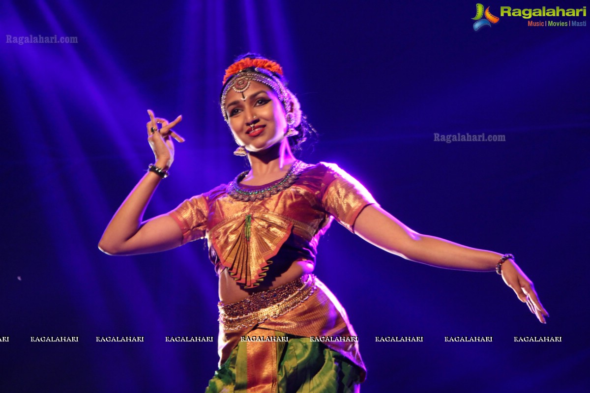 Bhavana Reddy Faces Performance at Cyber City Conventions