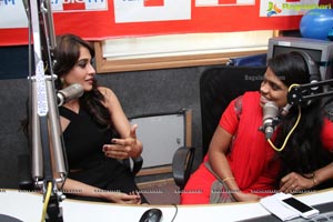 92.7 BIG FM Full Volume